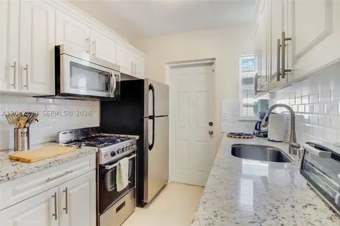 518 SW 7th Avenue Miami FL 33130