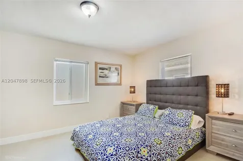 518 SW 7th Avenue Miami FL 33130