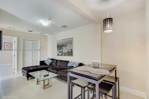 518 SW 7th Avenue Miami FL 33130
