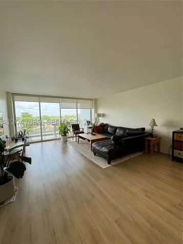 5700 Collins Avenue Miami Beach FL 33140