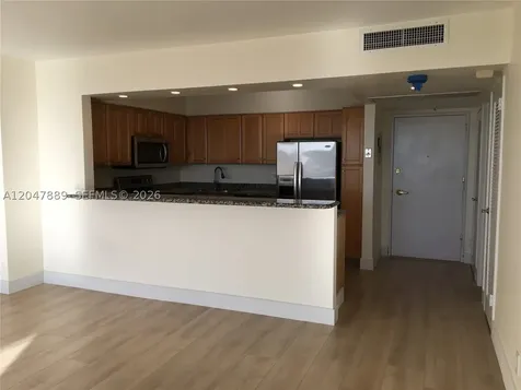 5700 Collins Avenue Miami Beach FL 33140