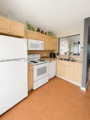 7830 NW 6th Street Pembroke Pines FL 33024