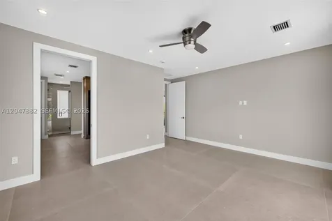 2015 NE 4th Avenue Wilton Manors FL 33305