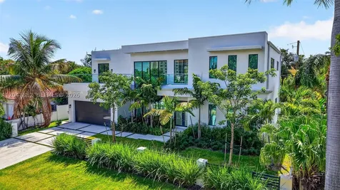 2015 NE 4th Avenue Wilton Manors FL 33305