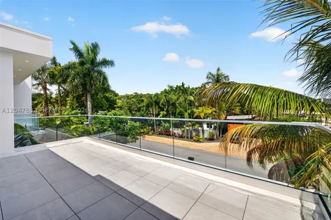 2015 NE 4th Avenue Wilton Manors FL 33305