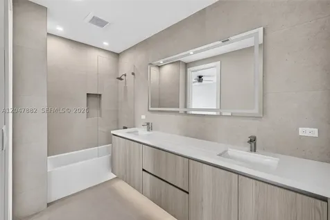 2015 NE 4th Avenue Wilton Manors FL 33305