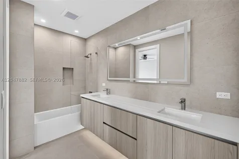 2015 NE 4th Avenue Wilton Manors FL 33305