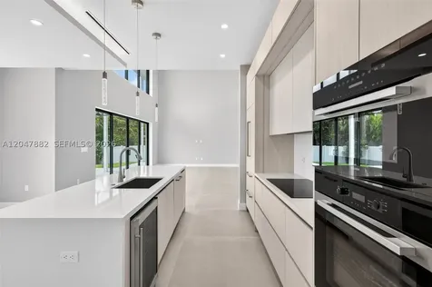 2015 NE 4th Avenue Wilton Manors FL 33305