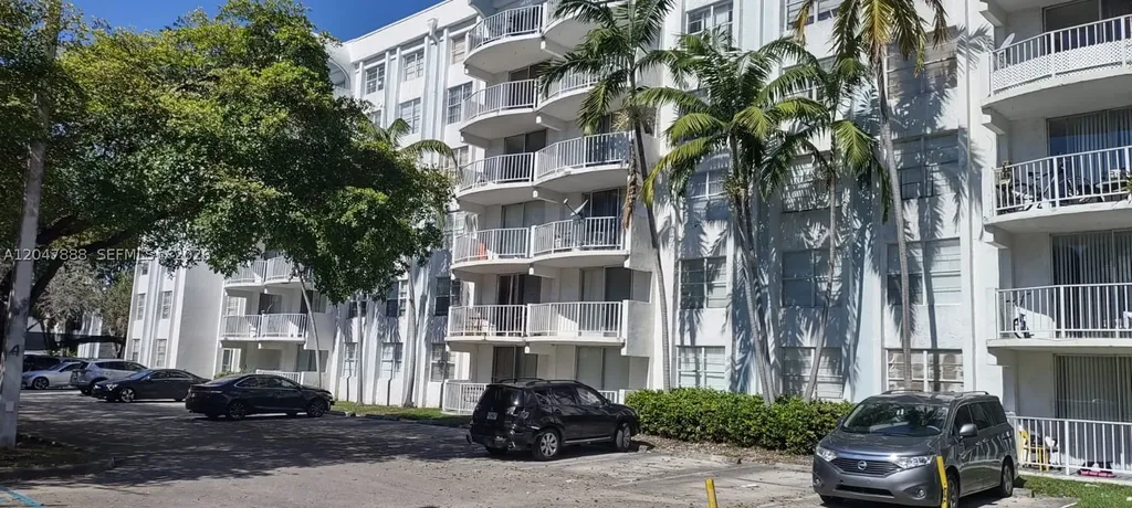 496 NW 165th Street Road Miami FL 33169