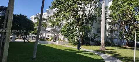 496 NW 165th Street Road Miami FL 33169