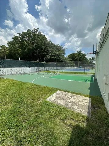 496 NW 165th Street Road Miami FL 33169