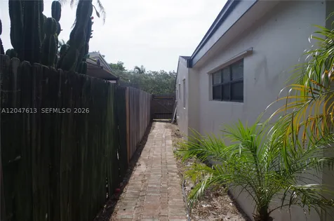 5465 N Andrews Avenue Oakland Park FL 33309