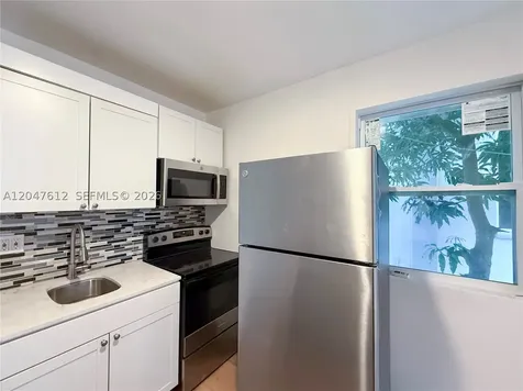 2 SW 6th Avenue Dania Beach FL 33004