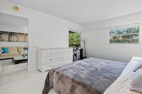 1251 SW 125th Avenue Pembroke Pines FL 33027