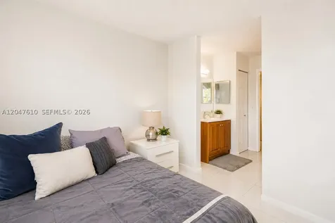1251 SW 125th Avenue Pembroke Pines FL 33027