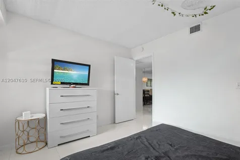 1251 SW 125th Avenue Pembroke Pines FL 33027