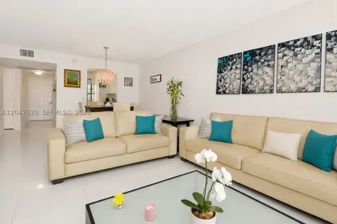 1251 SW 125th Avenue Pembroke Pines FL 33027