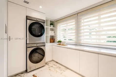3504 Crystal View Court Miami FL 33133