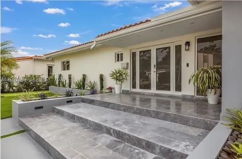 3504 Crystal View Court Miami FL 33133