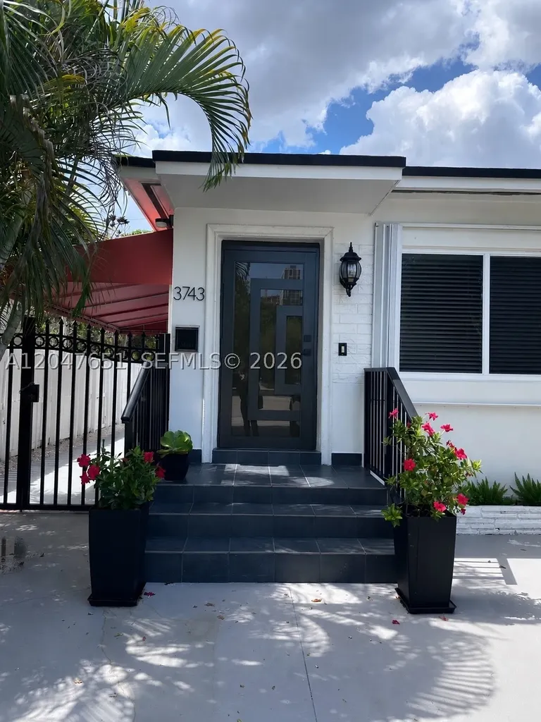 3743 SW 28th Street Miami FL 33134