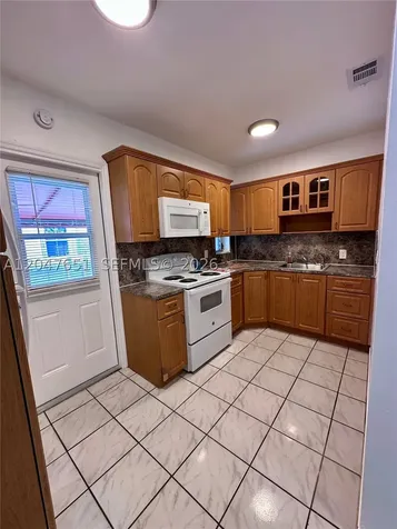 3743 SW 28th Street Miami FL 33134