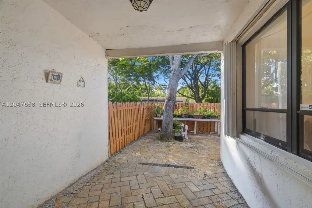 2822 N 34th Avenue Hollywood FL 33021