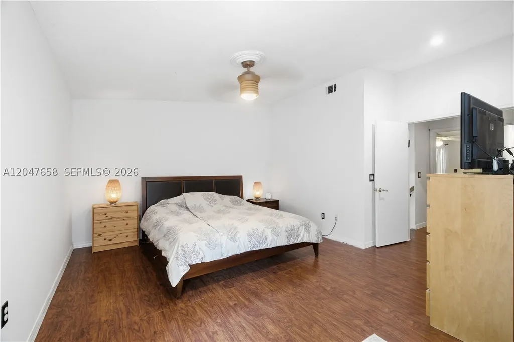 2822 N 34th Avenue Hollywood FL 33021