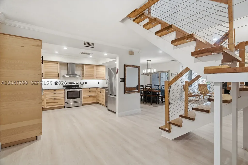 2822 N 34th Avenue Hollywood FL 33021