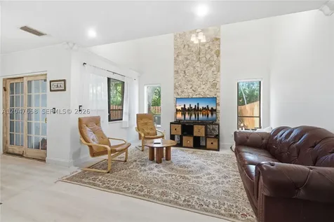 2822 N 34th Avenue Hollywood FL 33021