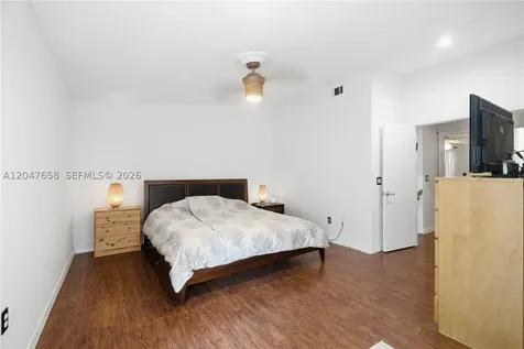 2822 N 34th Avenue Hollywood FL 33021