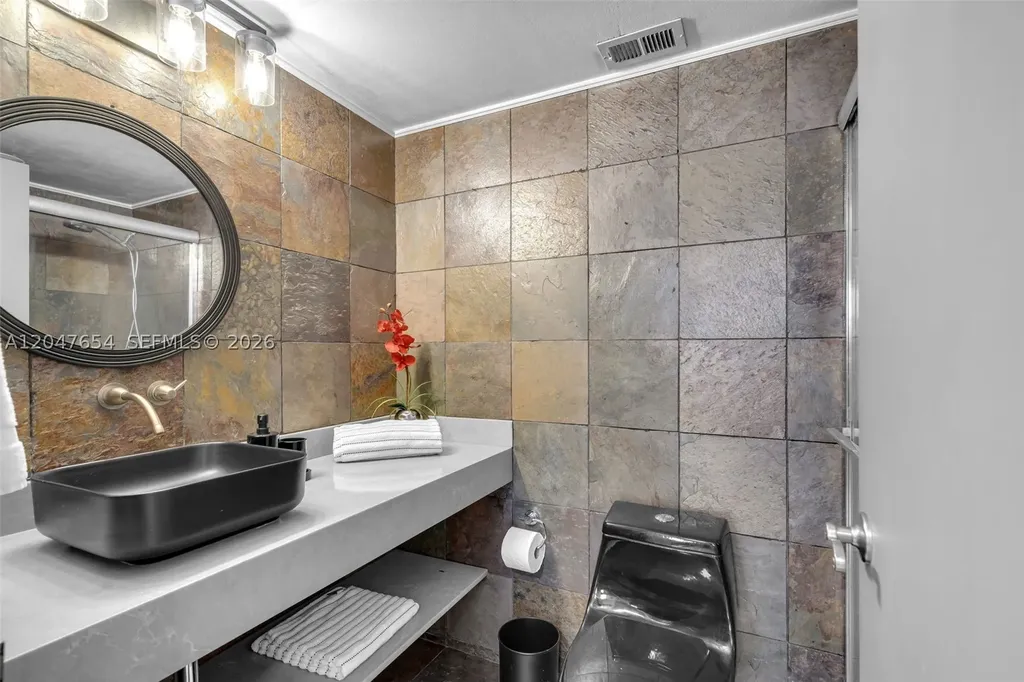 3725 S Ocean Drive Hollywood FL 33019