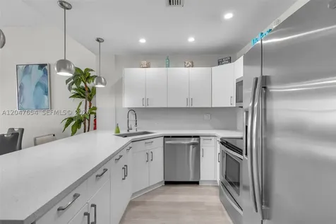 3725 S Ocean Drive Hollywood FL 33019