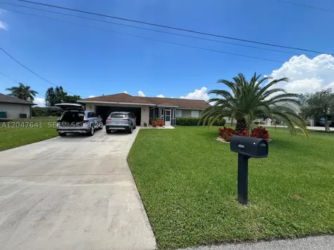 3207 SE 1st Place Cape Coral FL 33904