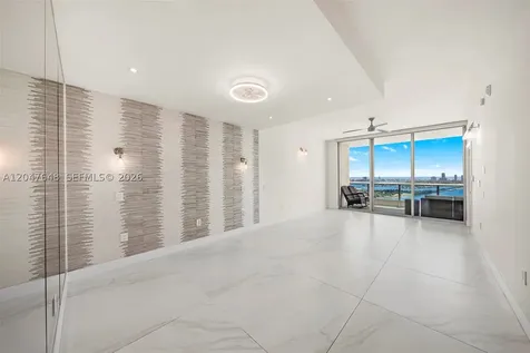 900 Biscayne Boulevard Miami FL 33132