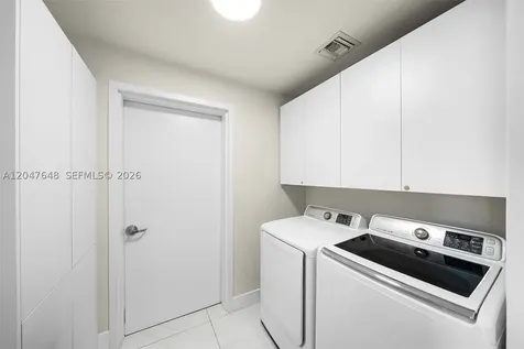 900 Biscayne Boulevard Miami FL 33132