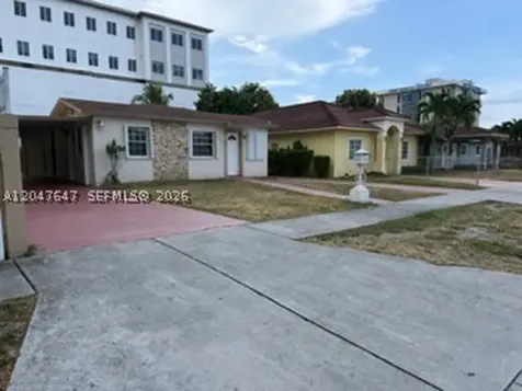 525 E 24th Street Hialeah FL 33013