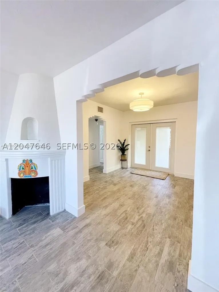 1040 Lenox Avenue Miami Beach FL 33139