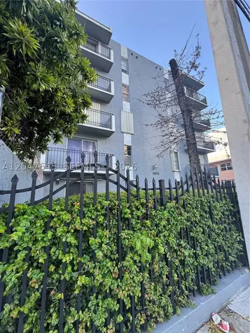1933 SW 7th Street Miami FL 33135