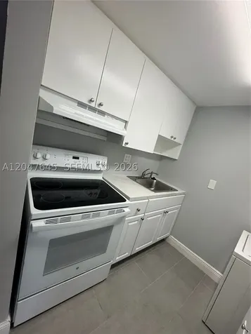 1933 SW 7th Street Miami FL 33135