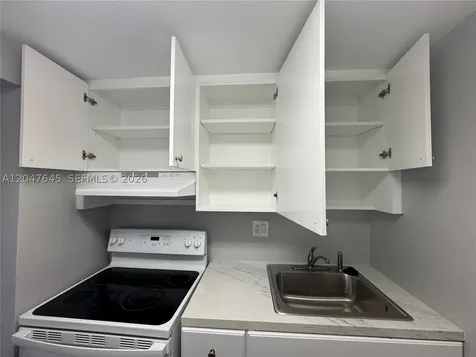 1933 SW 7th Street Miami FL 33135
