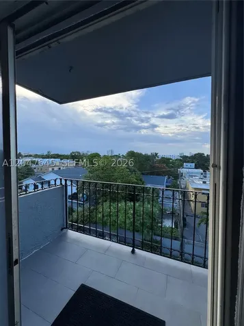 1933 SW 7th Street Miami FL 33135