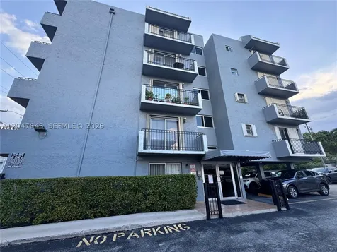 1933 SW 7th Street Miami FL 33135