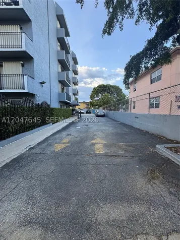 1933 SW 7th Street Miami FL 33135