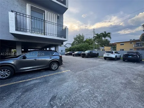 1933 SW 7th Street Miami FL 33135