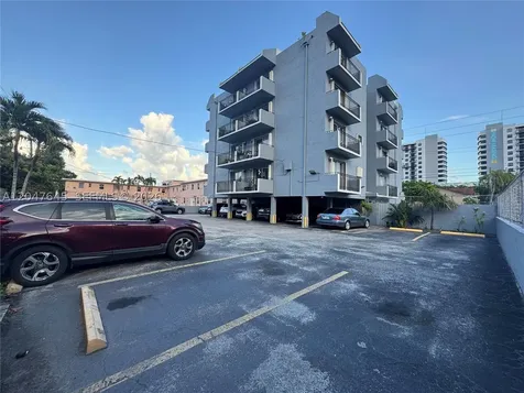 1933 SW 7th Street Miami FL 33135
