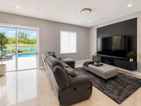 1437 SE 22nd Lane Homestead FL 33035