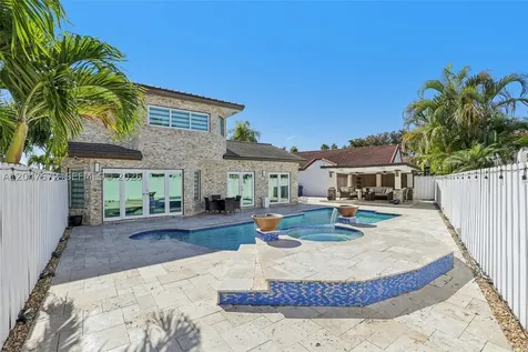 6173 NW 181st Terr Circle N Hialeah FL 33015