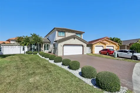 6173 NW 181st Terr Circle N Hialeah FL 33015