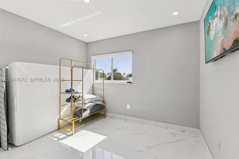 6173 NW 181st Terr Circle N Hialeah FL 33015