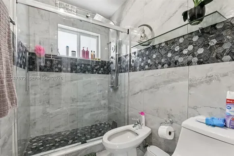 6173 NW 181st Terr Circle N Hialeah FL 33015